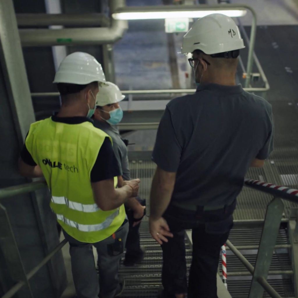 Techniciens de maintenance sur le terrain